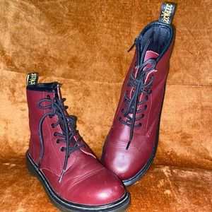 BURGUNDY DR.MARTEN BOOTS